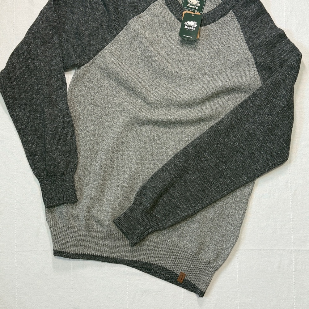Roots Unisex Gray and Black Sweater long sleeve